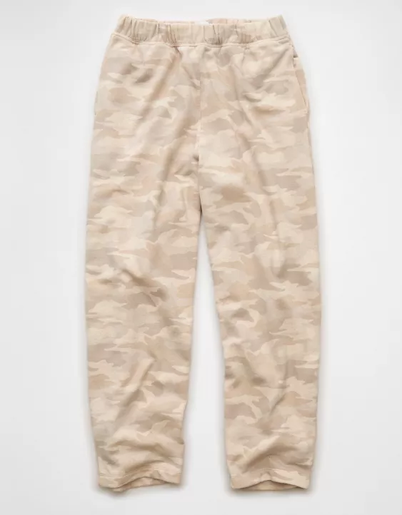 AE Everyday Luxe Barrel Sweatpant - Image 3