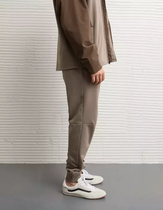 AE 24/7 Cozy Jogger - Image 5