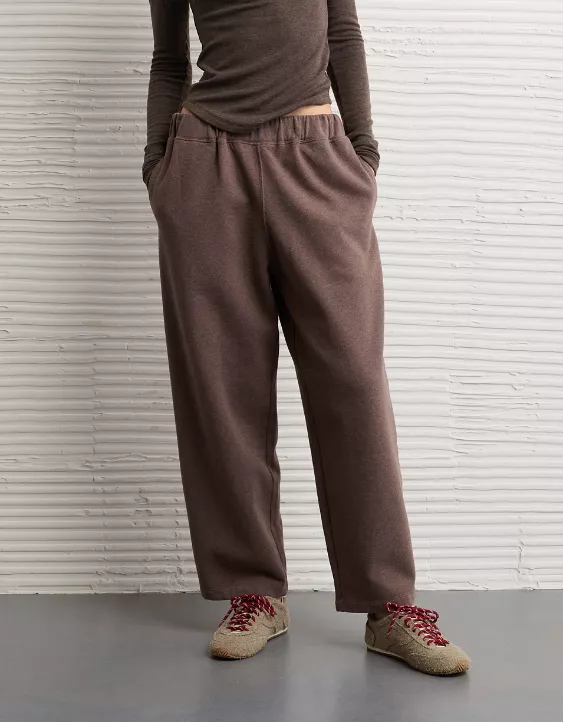 AE Everyday Luxe Barrel Sweatpant - Image 6