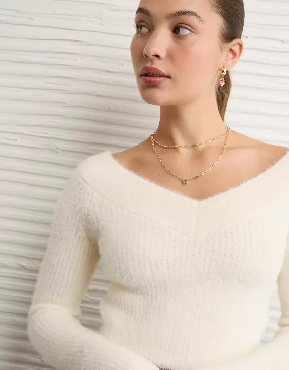 AE V-Neck Sweater - Image 6